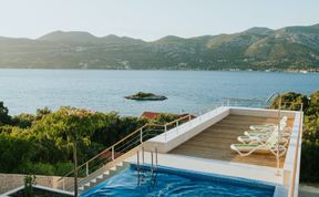 Photo of Honey Moon