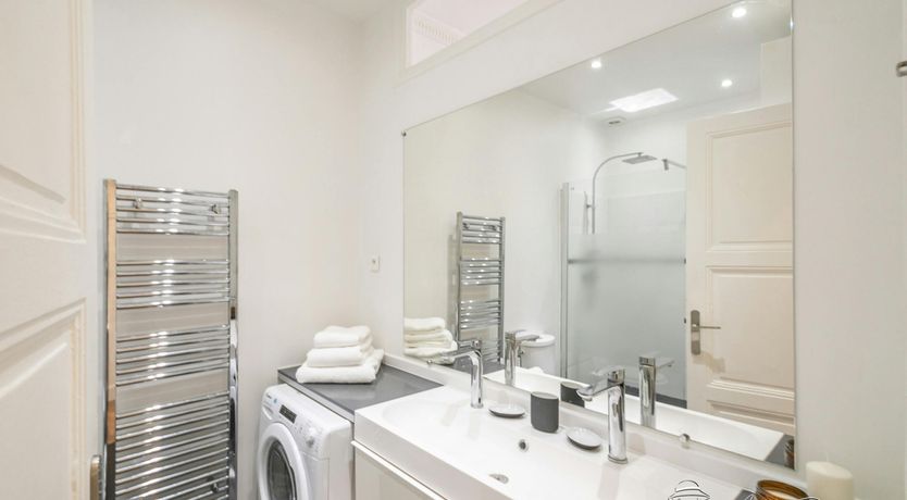 Photo of L'Art Deco Hideaway