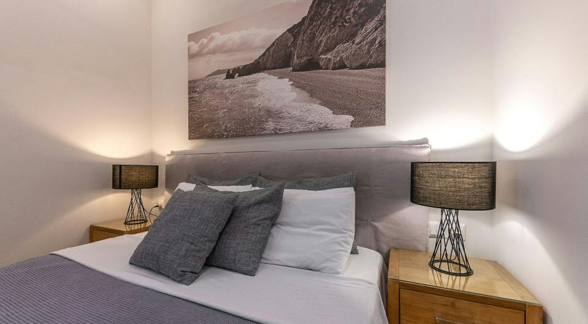 Photo of Luxurious Hillside Haven