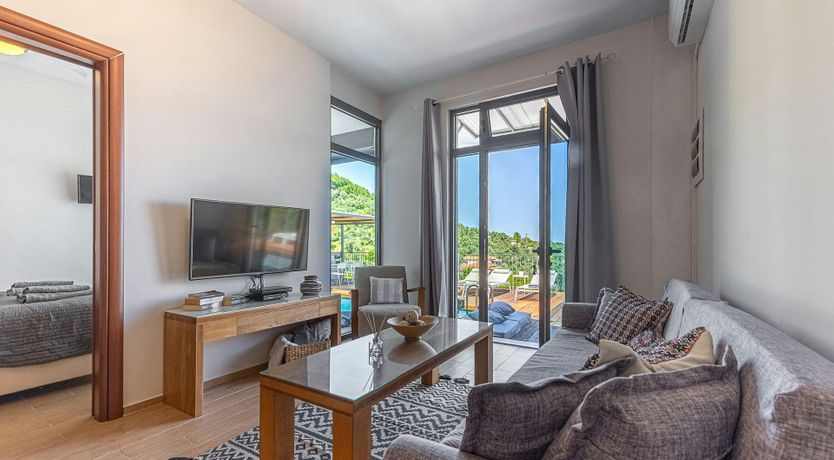 Photo of Luxurious Hillside Haven