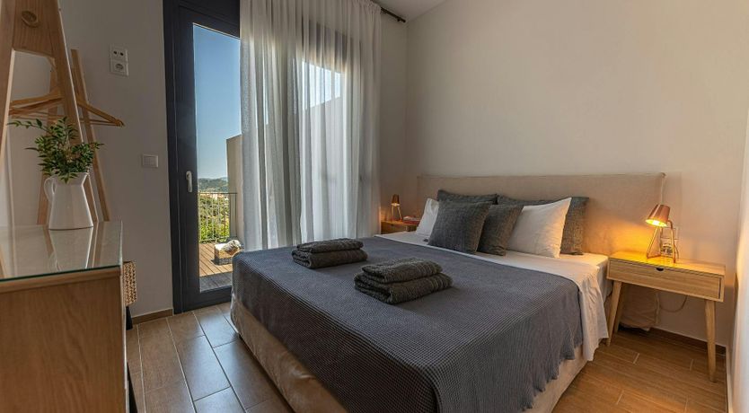 Photo of Luxurious Hillside Haven