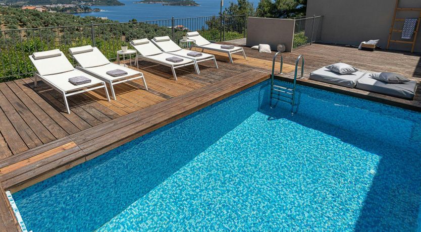 Photo of Luxurious Hillside Haven