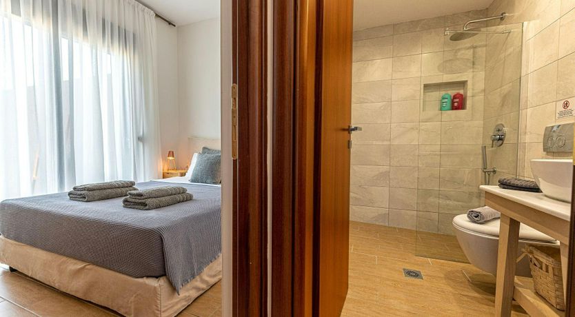 Photo of Luxurious Hillside Haven