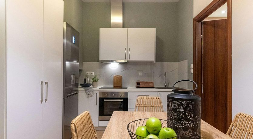 Photo of Luxurious Hillside Haven