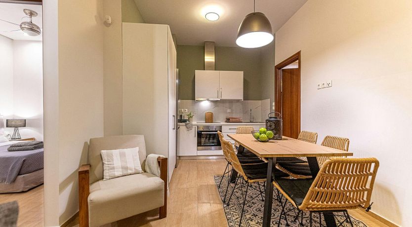 Photo of Luxurious Hillside Haven