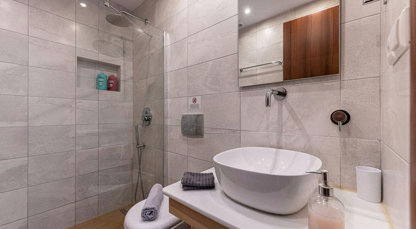 Photo of Luxurious Hillside Haven