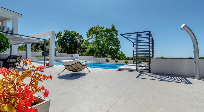 Photo of Rosewater Breeze