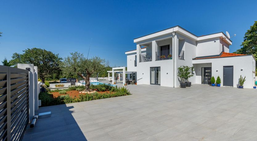 Photo of Rosewater Breeze