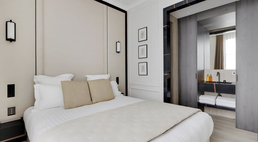 Photo of Parisian Reflections