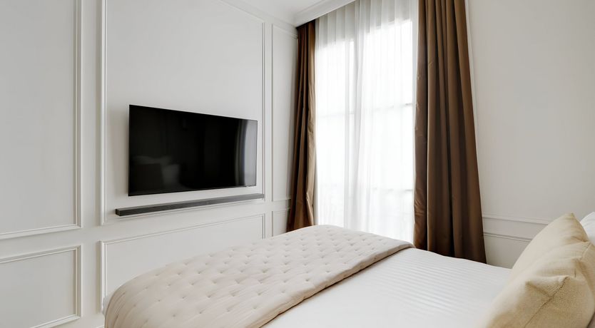 Photo of Parisian Reflections