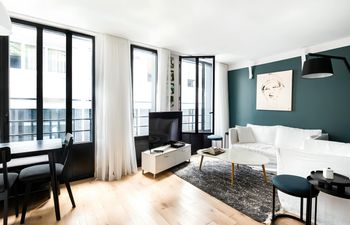 City Charmer Apartment