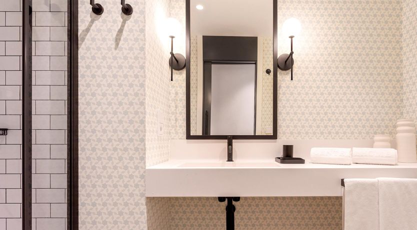 Photo of The Pearl of Seville