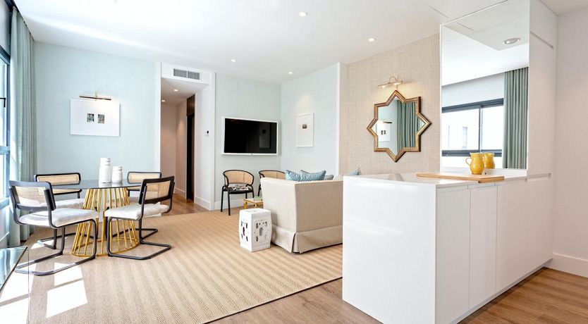 Photo of The Pearl of Seville