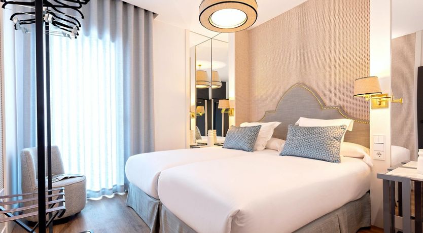 Photo of The Pearl of Seville