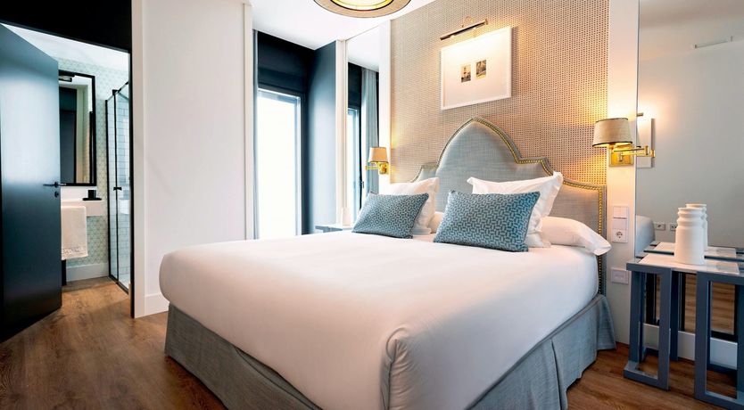 Photo of The Pearl of Seville