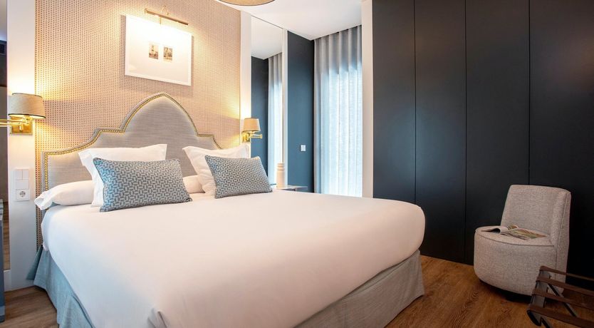 Photo of The Pearl of Seville