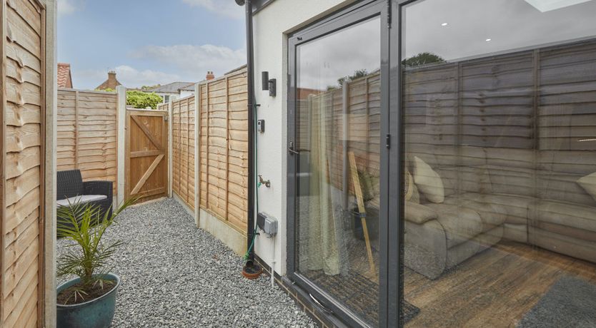 Photo of Cosy Coastal Cottage