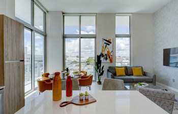 City & Ocean Holiday Home