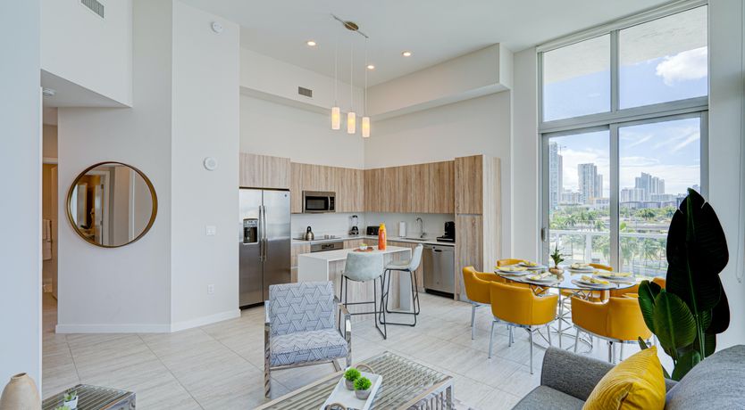 Photo of City & Ocean