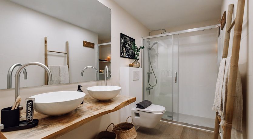 Photo of Ochre & Amber