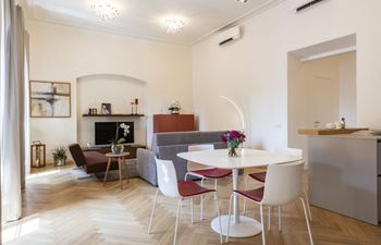 The Piazza View Apartment