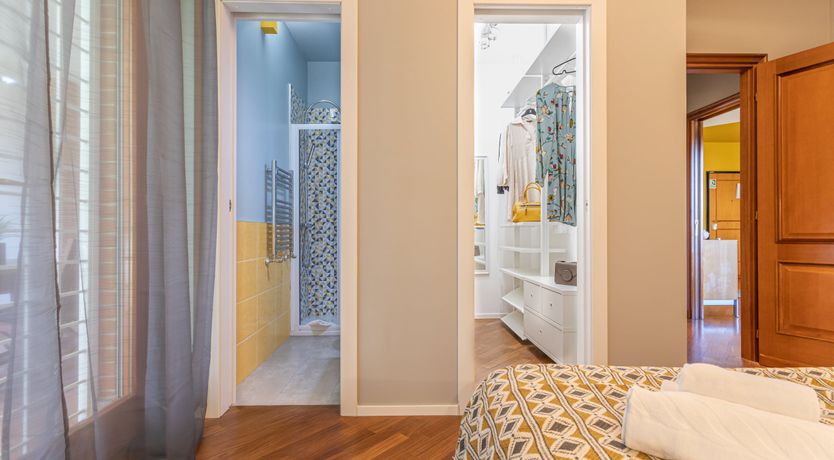 Photo of Floral Wisteria