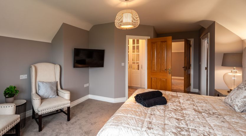 Photo of Four Winds, 7 minute drive to Kinsale town, sleeps 26 guests 