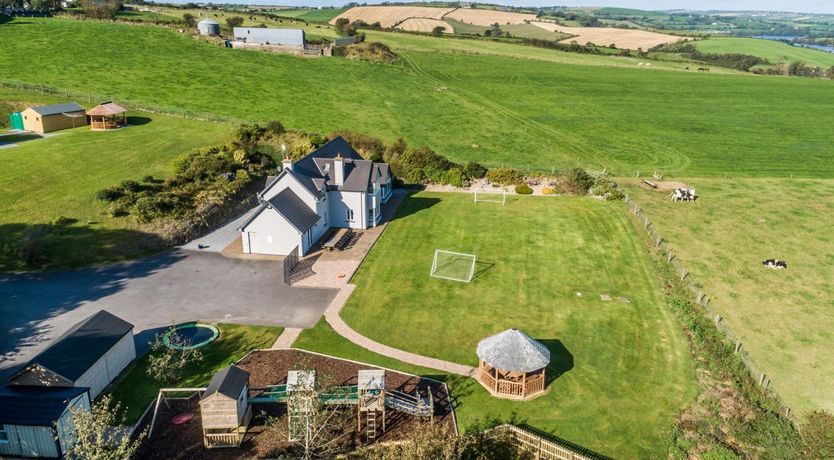 Photo of Four Winds, Kinsale, sleeps 26 guests 