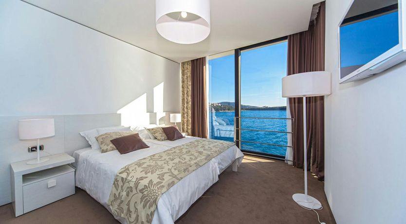 Photo of A Beautiful Glance