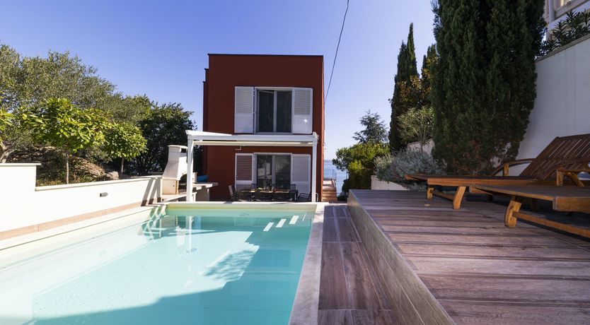 Photo of Lake & Mountain