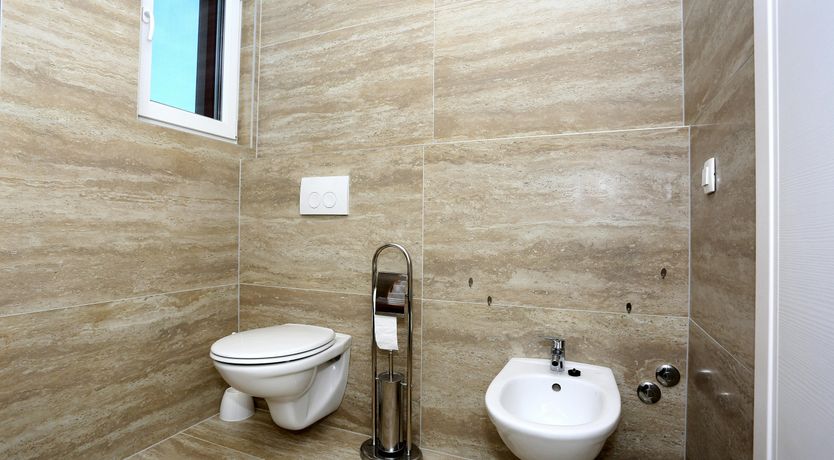 Photo of Lake & Mountain