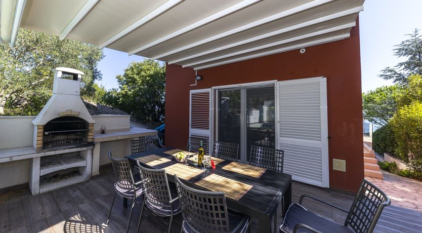 Photo of Lake & Mountain