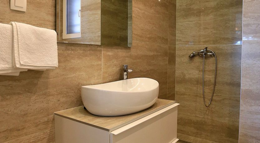 Photo of Lake & Mountain