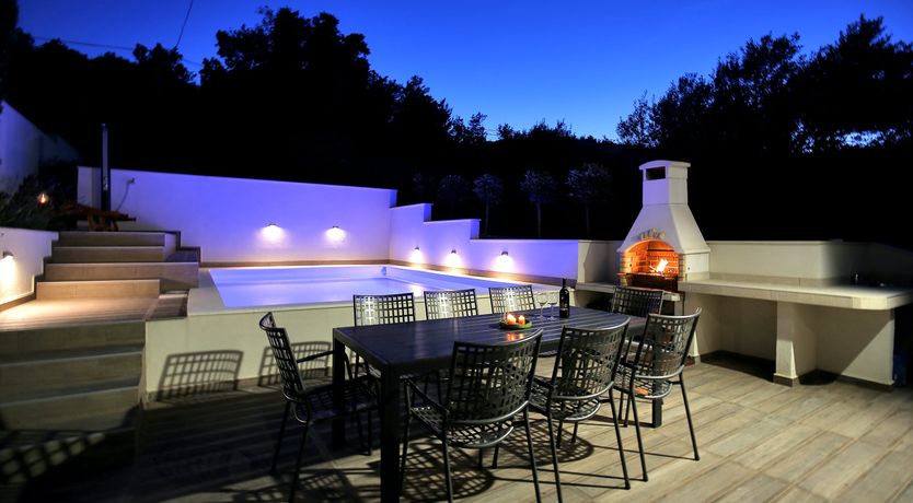 Photo of Lake & Mountain