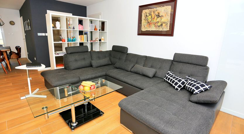 Photo of Lake & Mountain