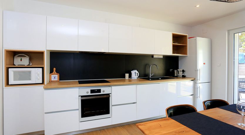 Photo of Lake & Mountain