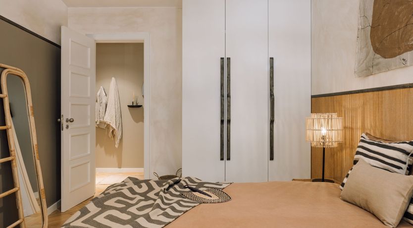 Photo of The Golden Glimmer