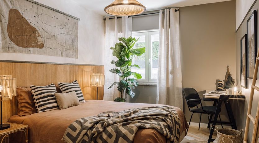 Photo of The Golden Glimmer