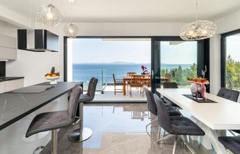 Shimmering Sea Villa Holiday Home