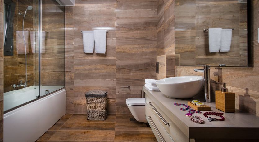 Photo of Chasing Sunlight