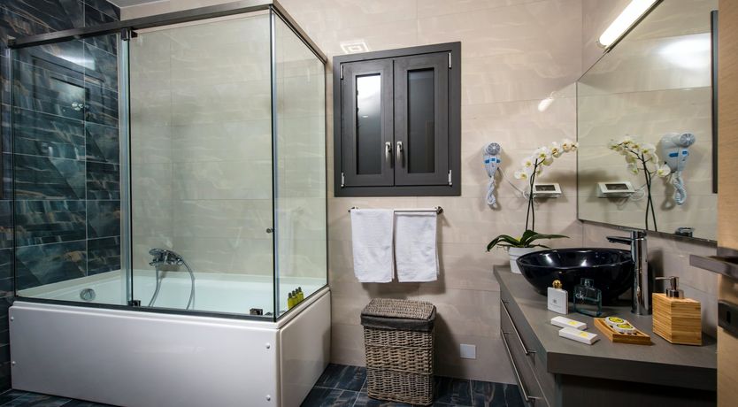 Photo of Chasing Sunlight