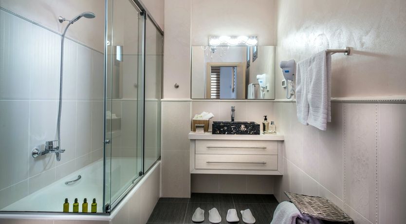 Photo of Chasing Sunlight