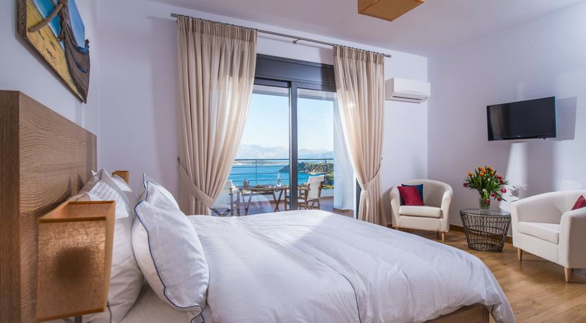 Photo of Chasing Sunlight