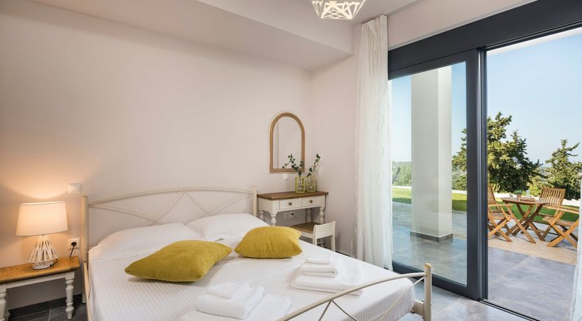 Photo of Corinthian Cretan