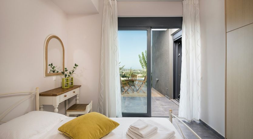 Photo of Corinthian Cretan