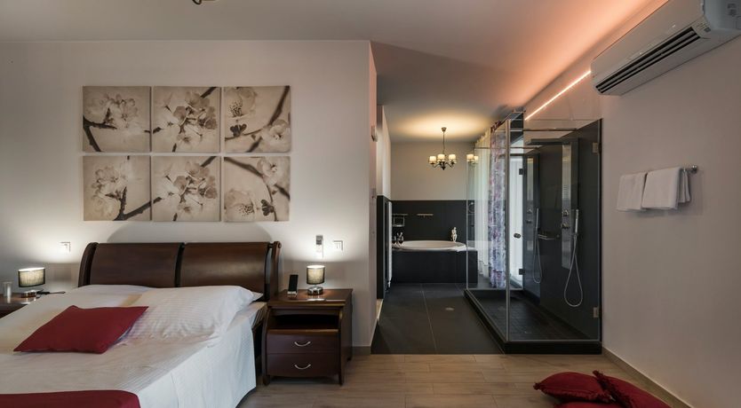 Photo of Corinthian Cretan