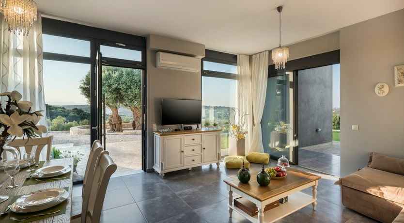 Photo of Corinthian Cretan