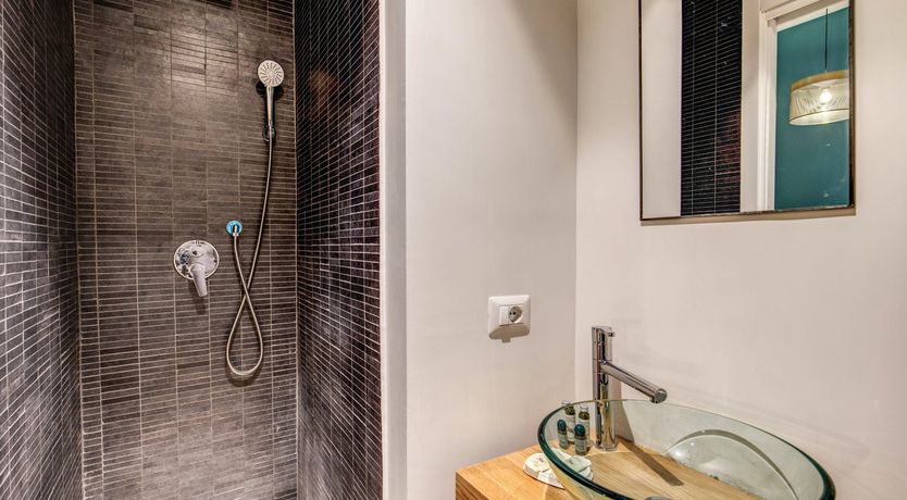 Photo of Limoncello Yellow