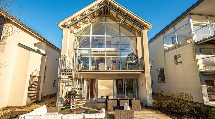 Photo of Oak by the Lake