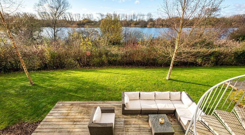 Photo of Oak by the Lake